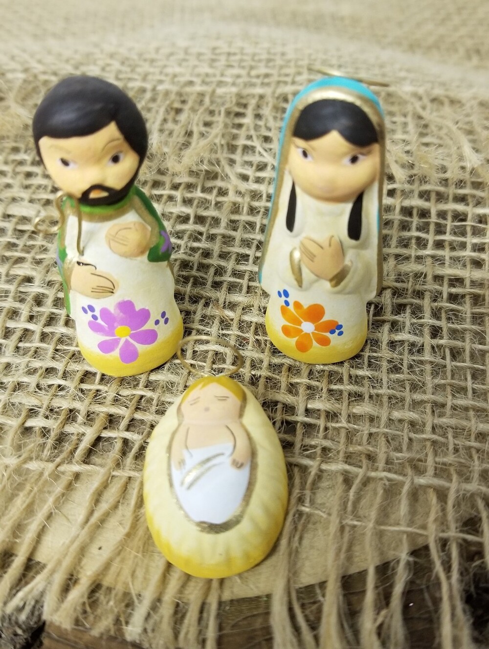 Miniature Ceramic Nativity Set - Picture 2 of 11
